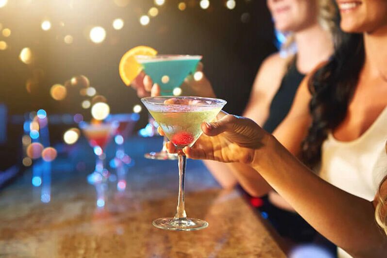 Някои алкохолни напитки са подходящи за парти, но не и за интимни срещи. 